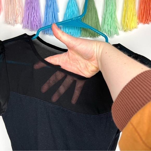 Express Black Short Sleeve Mesh Formal Dressy Business Casual Blouse Extra Small - Picture 3 of 12